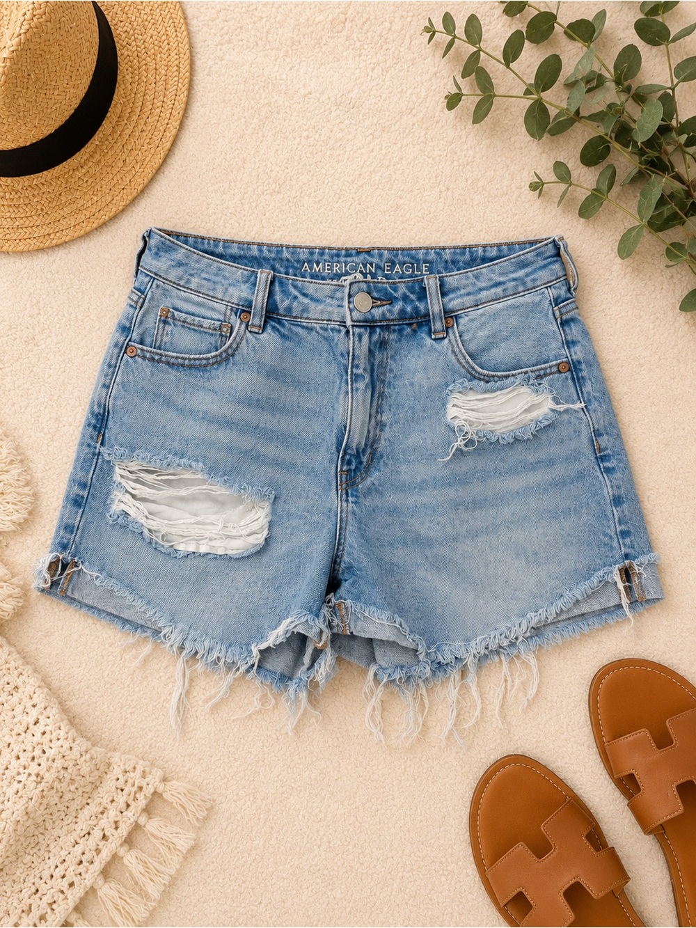 American Eagle Outfitters Strigid Mom Shorts Distressed Denim Shorts size 8
